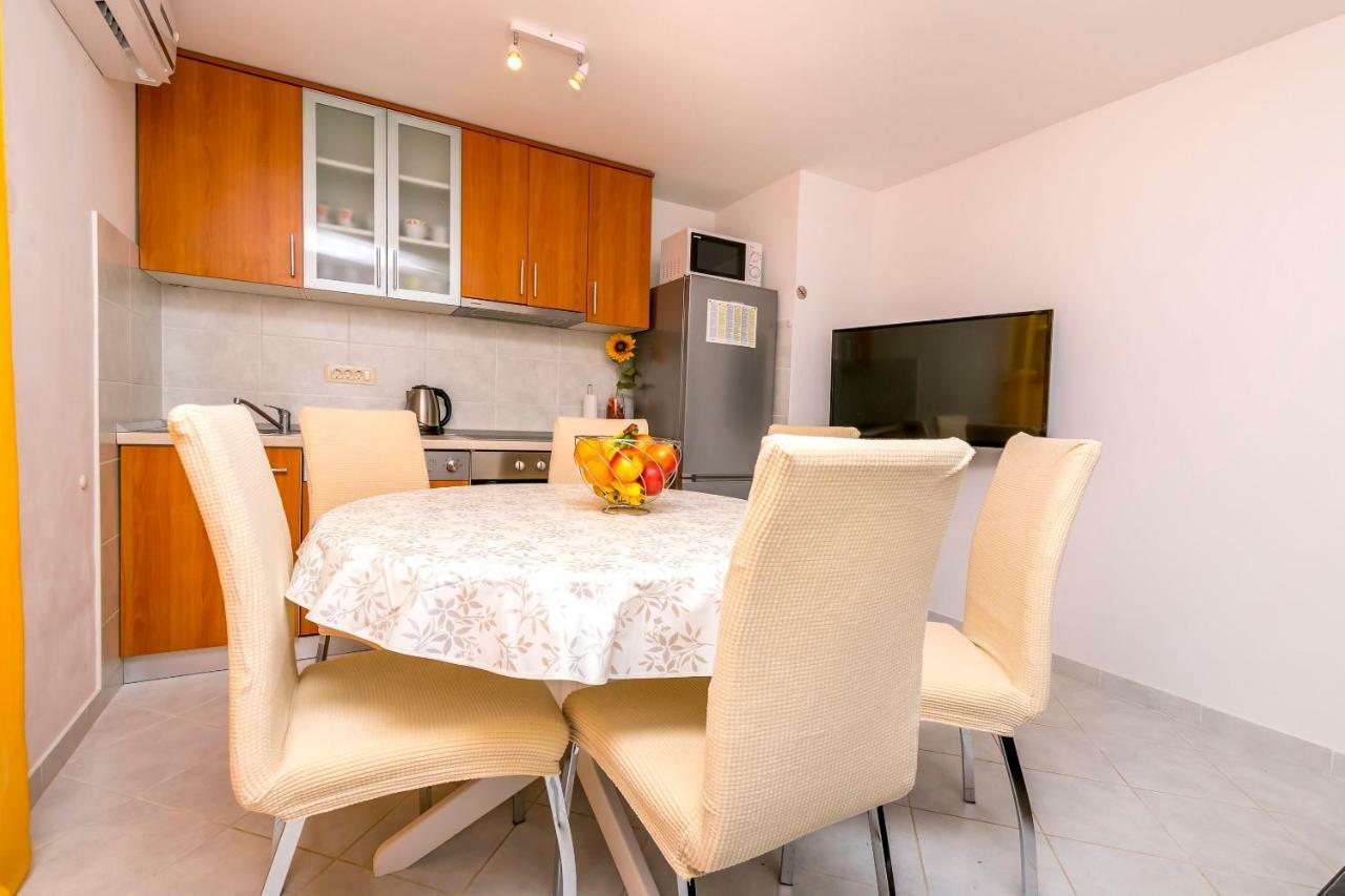 Apartment Vukorepa Ražanj Eksteriør billede
